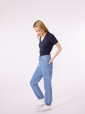 Iconic V-neck T-Shirt in Navy