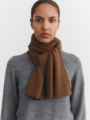 Lambswool structure scarf