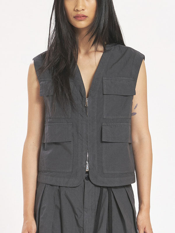 Travel Vest in Tendon