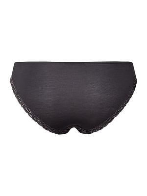 Moments mini brief / Seasonal Colour
