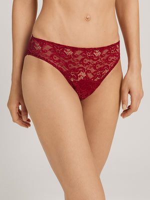 Moments mini brief / Seasonal Colour