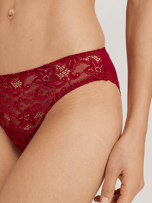 Moments mini brief / Seasonal Colour