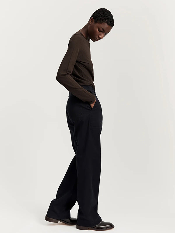 River Pant in Black Navy