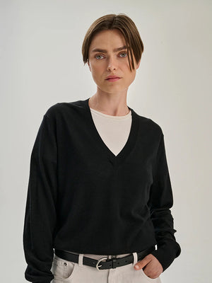 V Neck - Merino Wool - Black